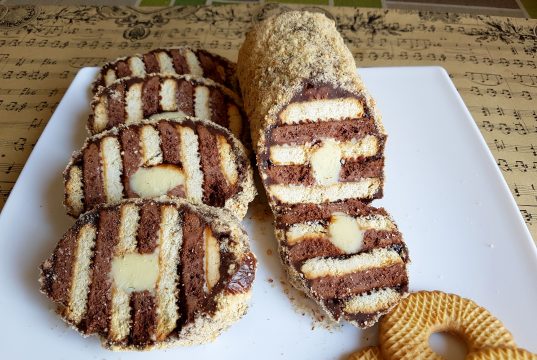 Бисквитено руло с шипков мармалад