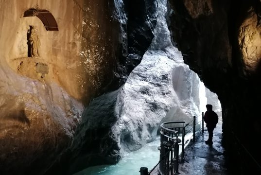 Баварски пътешественик – замръзналото кралство – ждрелото на Гармиш Германия отблизо